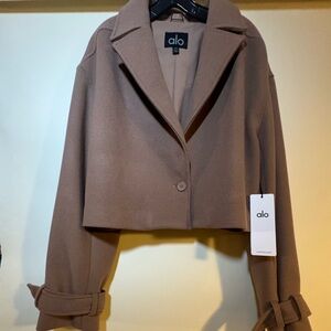 ALO Yoga Women's Tan Cropped Blazer